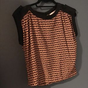 Rabbit print top by mustard seed